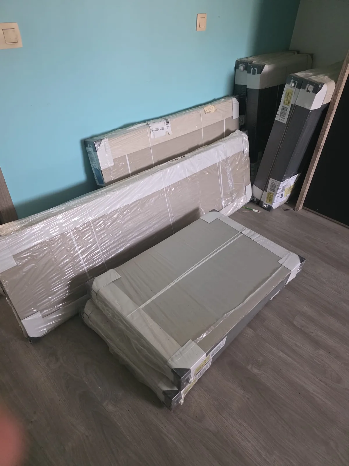 Lot de 14 radiateur nouveau jamais ouvert . Emballage d’origine